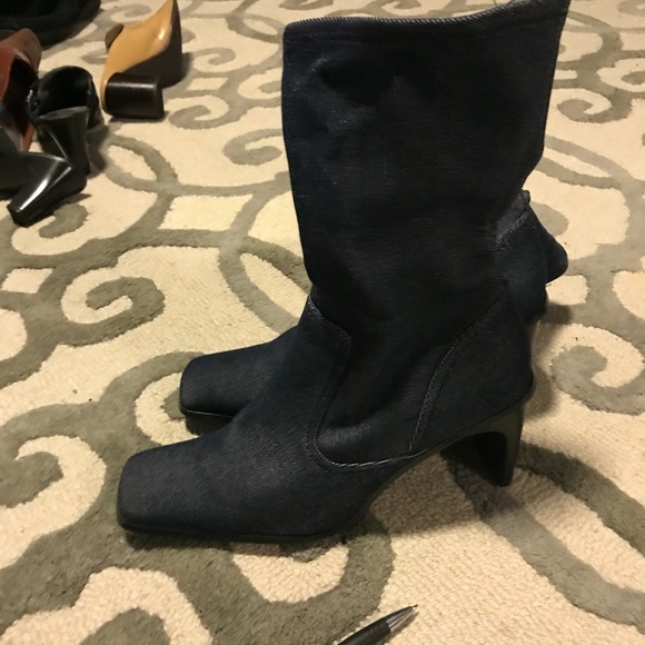 Boots - Picture 4 of 5